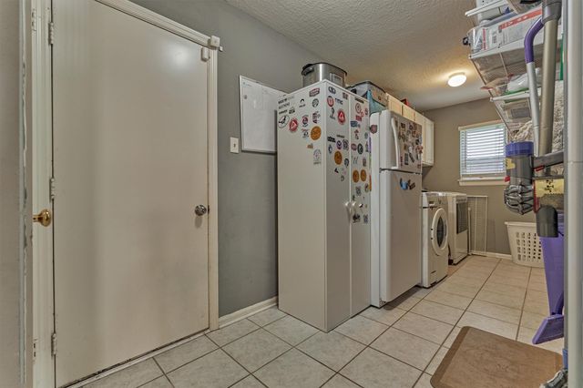 100 W Rainbow Ridge Circle, The Woodlands, TX 77381