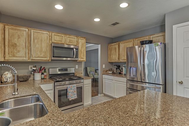 100 W Rainbow Ridge Circle, The Woodlands, TX 77381