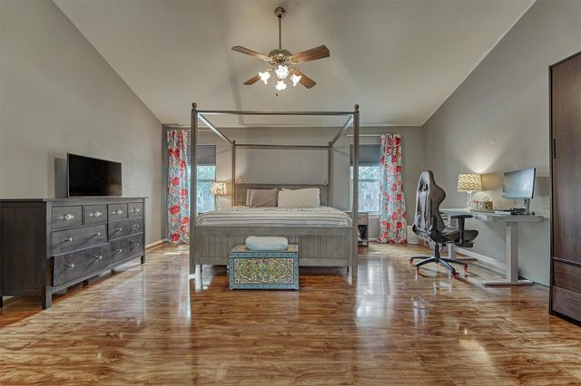 100 W Rainbow Ridge Circle, The Woodlands, TX 77381