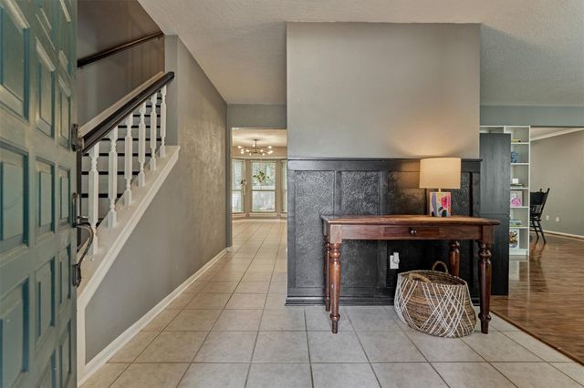 100 W Rainbow Ridge Circle, The Woodlands, TX 77381