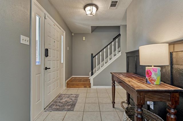 100 W Rainbow Ridge Circle, The Woodlands, TX 77381