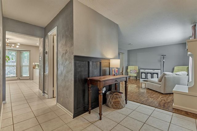 100 W Rainbow Ridge Circle, The Woodlands, TX 77381