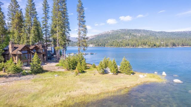 44483 Lakeview Avenue, Shaver Lake, CA 93664