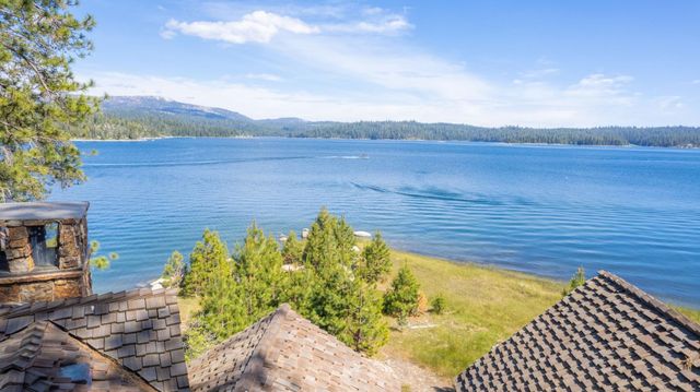 44483 Lakeview Avenue, Shaver Lake, CA 93664