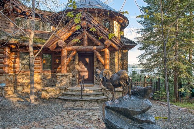 44483 Lakeview Avenue, Shaver Lake, CA 93664