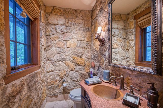 44483 Lakeview Avenue, Shaver Lake, CA 93664