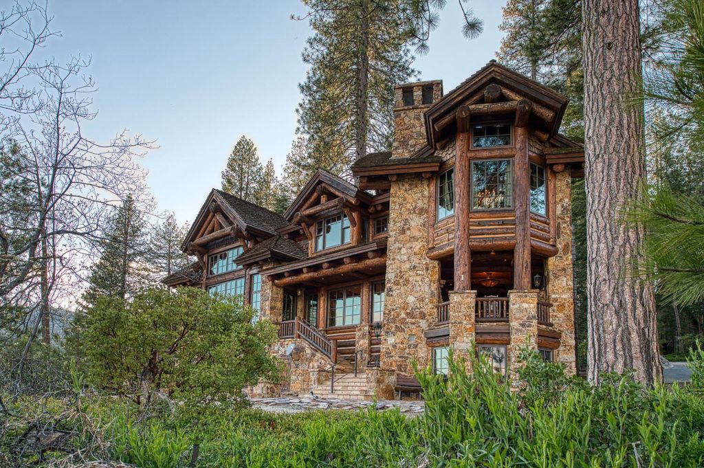 Image 13 of property listing at 44483 Lakeview Avenue, Shaver Lake, CA 93664