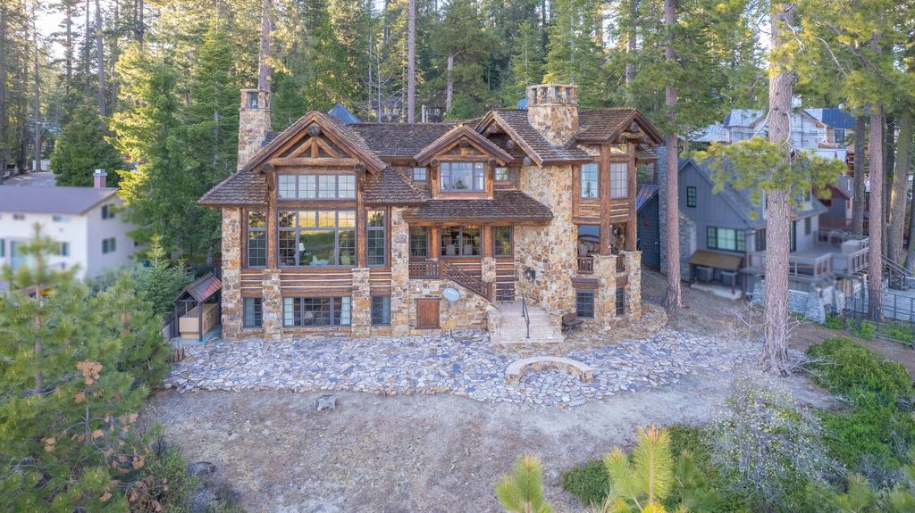 Image 16 of property listing at 44483 Lakeview Avenue, Shaver Lake, CA 93664