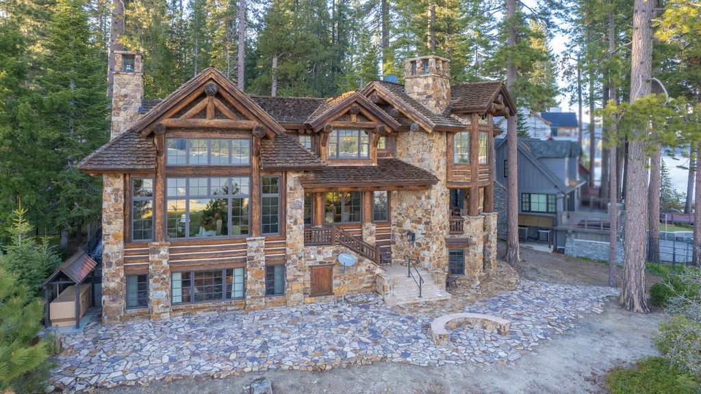 Image 17 of property listing at 44483 Lakeview Avenue, Shaver Lake, CA 93664