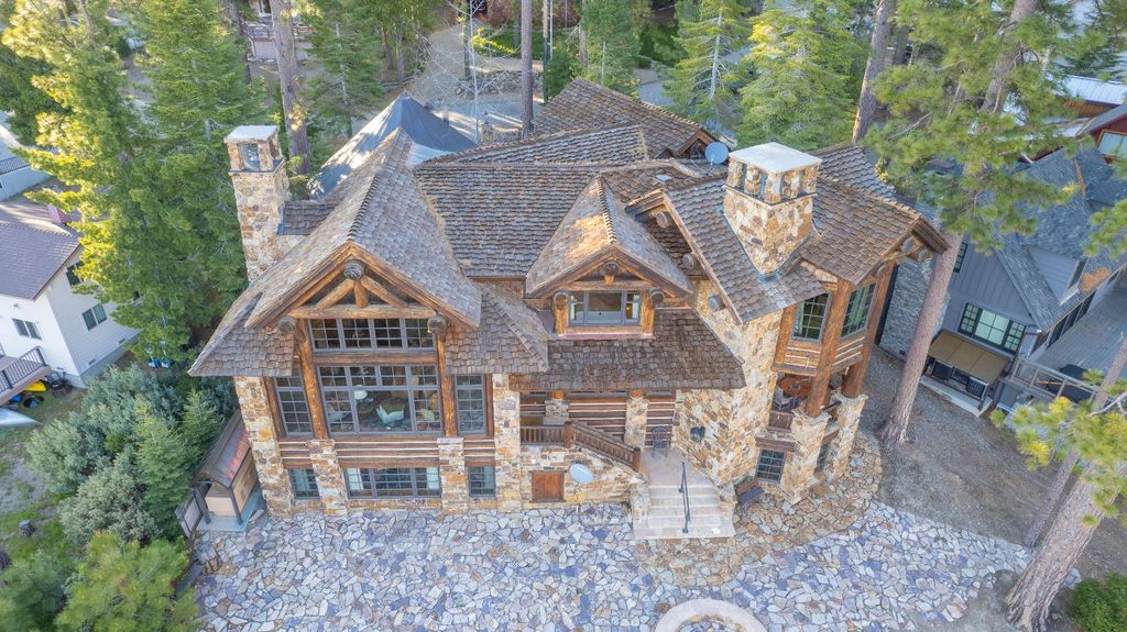 Image 18 of property listing at 44483 Lakeview Avenue, Shaver Lake, CA 93664