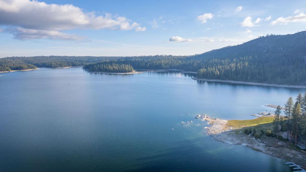 Image 22 of property listing at 44483 Lakeview Avenue, Shaver Lake, CA 93664