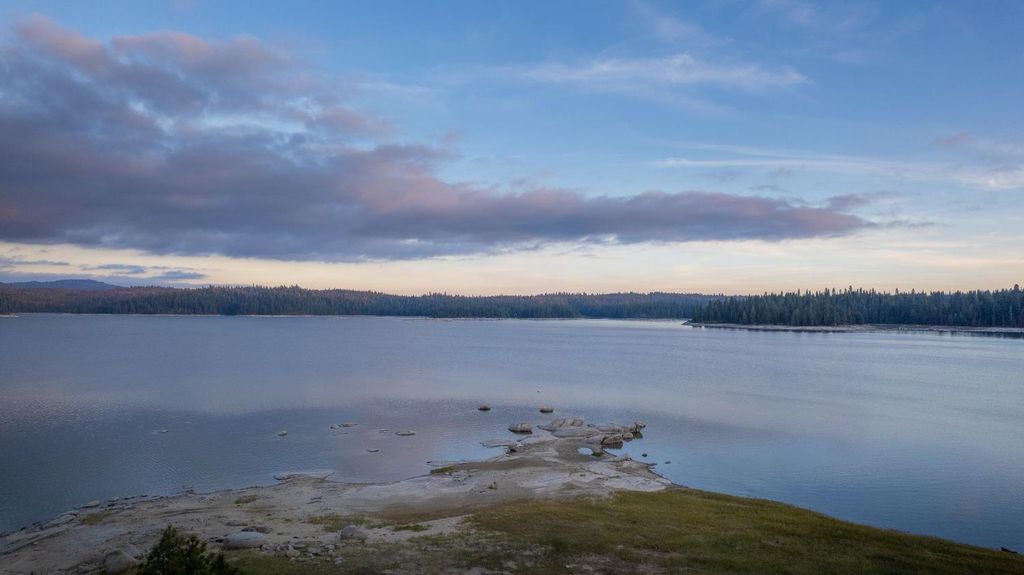 Image 23 of property listing at 44483 Lakeview Avenue, Shaver Lake, CA 93664