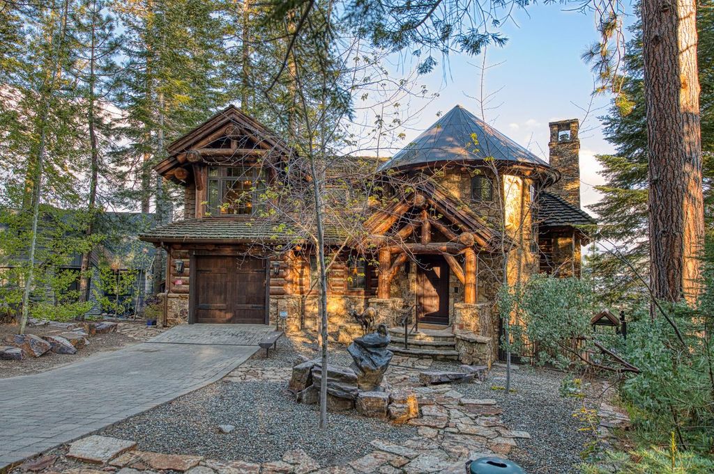 Image 25 of property listing at 44483 Lakeview Avenue, Shaver Lake, CA 93664