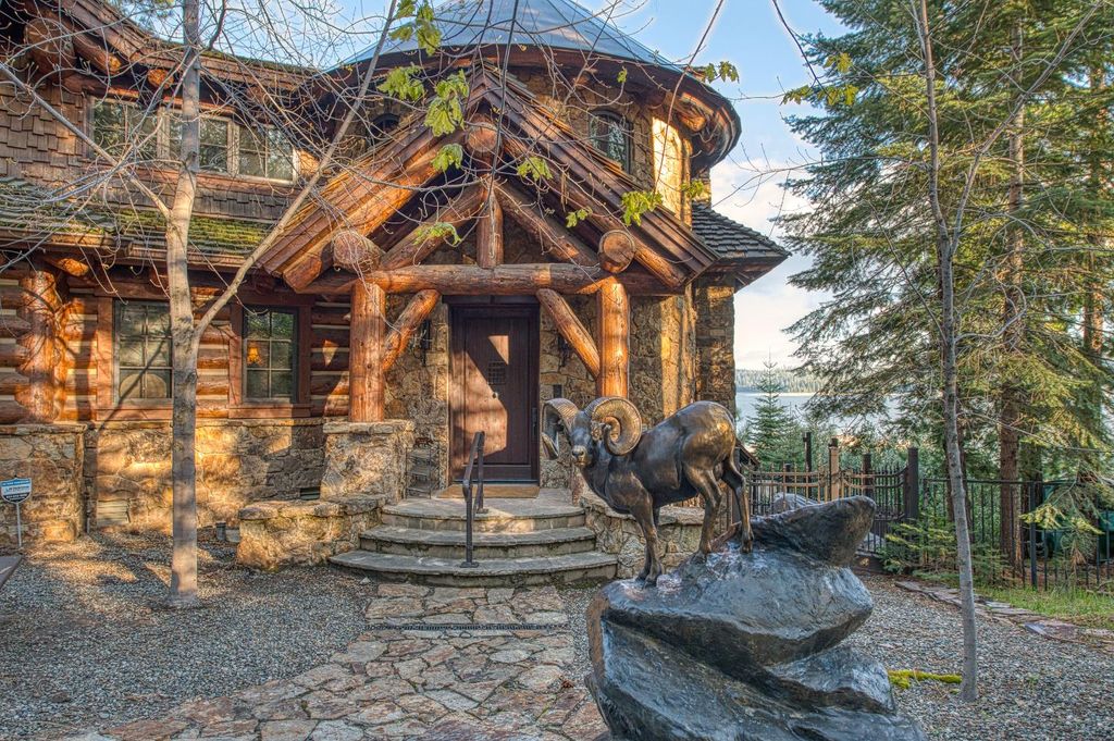 Image 28 of property listing at 44483 Lakeview Avenue, Shaver Lake, CA 93664