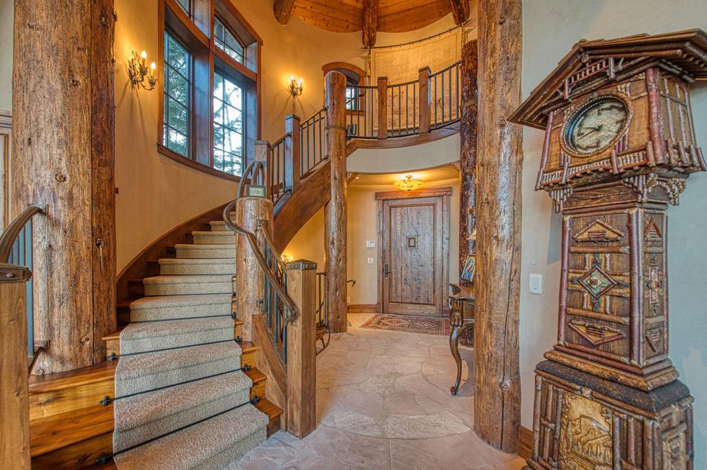 Image 29 of property listing at 44483 Lakeview Avenue, Shaver Lake, CA 93664