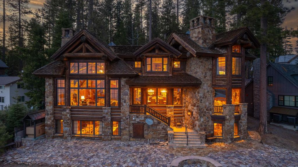 Image 3 of property listing at 44483 Lakeview Avenue, Shaver Lake, CA 93664