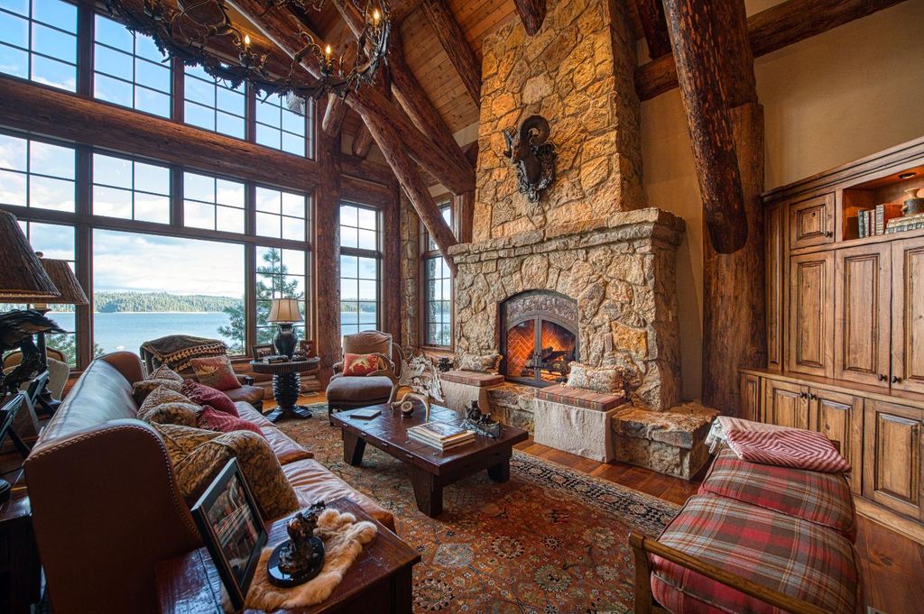 Image 33 of property listing at 44483 Lakeview Avenue, Shaver Lake, CA 93664
