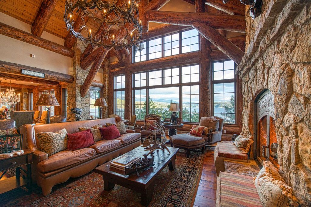 Image 34 of property listing at 44483 Lakeview Avenue, Shaver Lake, CA 93664