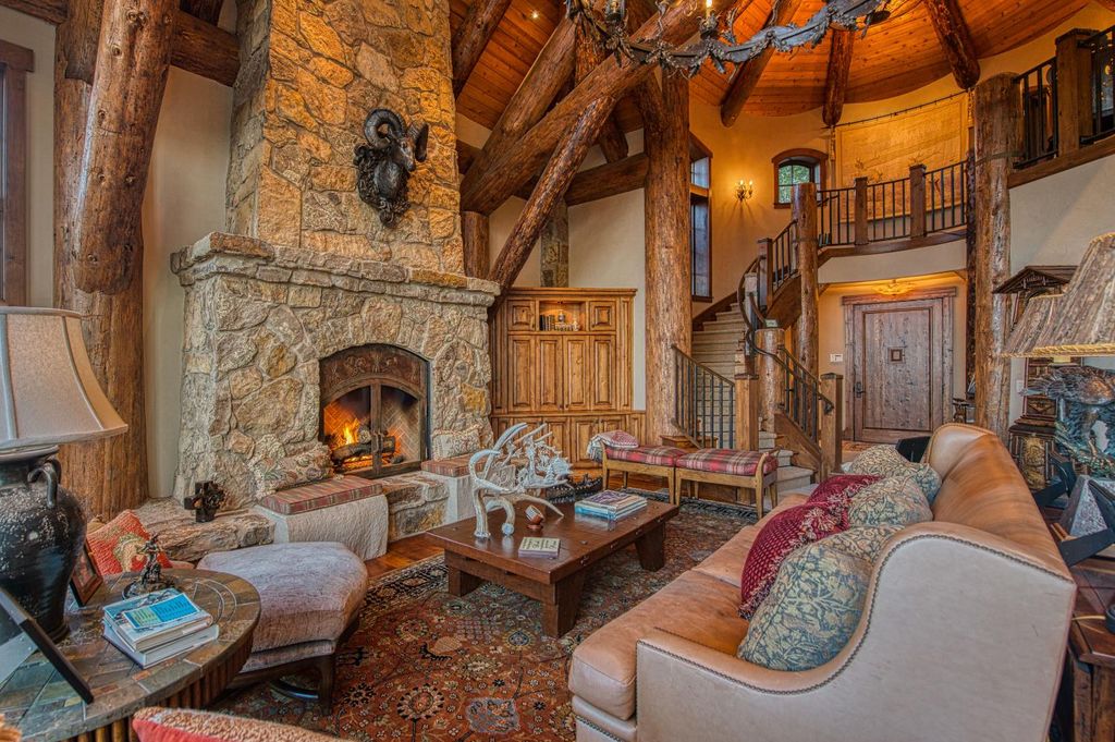 Image 36 of property listing at 44483 Lakeview Avenue, Shaver Lake, CA 93664
