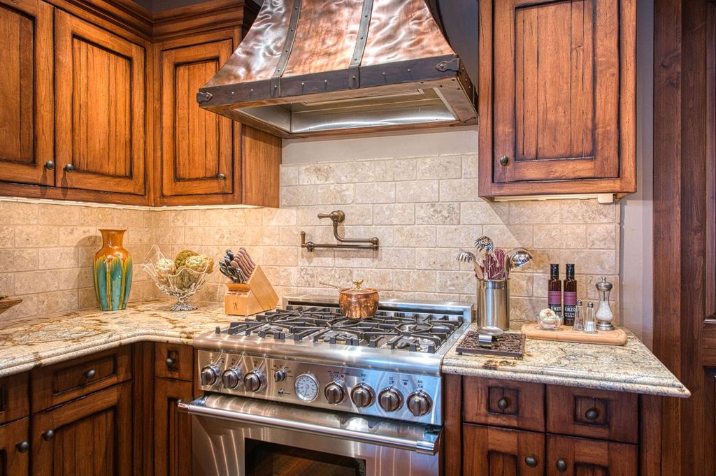 Image 45 of property listing at 44483 Lakeview Avenue, Shaver Lake, CA 93664