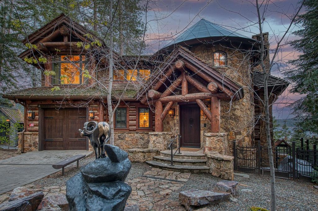 Image 5 of property listing at 44483 Lakeview Avenue, Shaver Lake, CA 93664