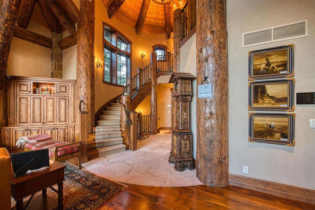 Image 52 of property listing at 44483 Lakeview Avenue, Shaver Lake, CA 93664