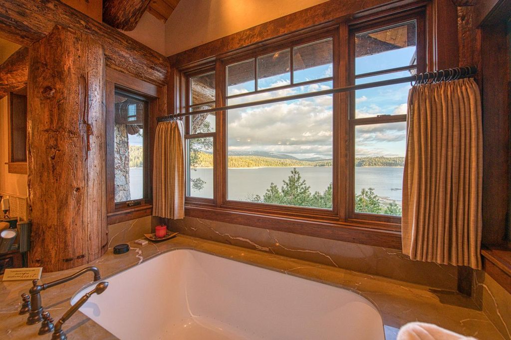 Image 65 of property listing at 44483 Lakeview Avenue, Shaver Lake, CA 93664