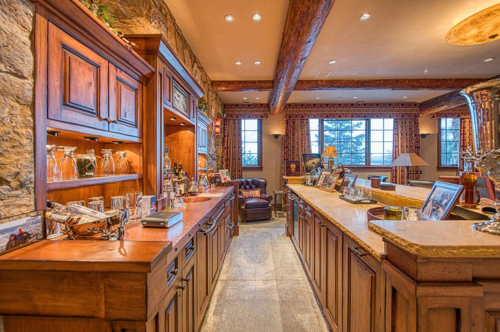 Image 76 of property listing at 44483 Lakeview Avenue, Shaver Lake, CA 93664