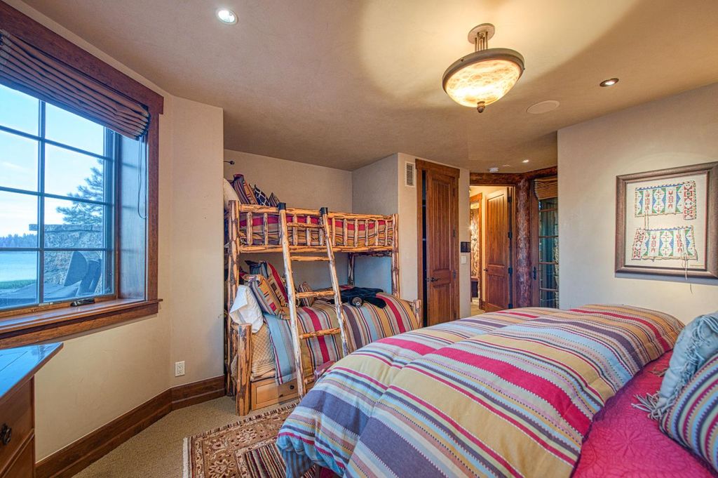 Image 86 of property listing at 44483 Lakeview Avenue, Shaver Lake, CA 93664