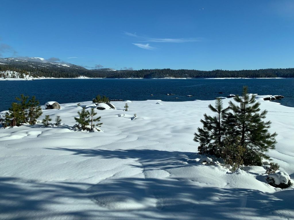 Image 96 of property listing at 44483 Lakeview Avenue, Shaver Lake, CA 93664