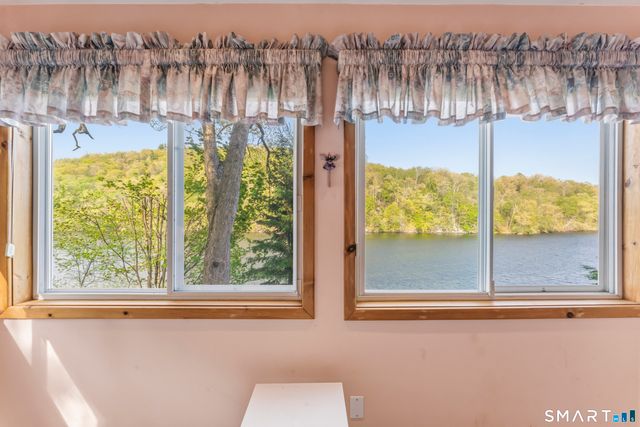 79 Algonquin Trail, Newtown, CT 06482