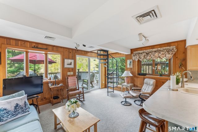79 Algonquin Trail, Newtown, CT 06482
