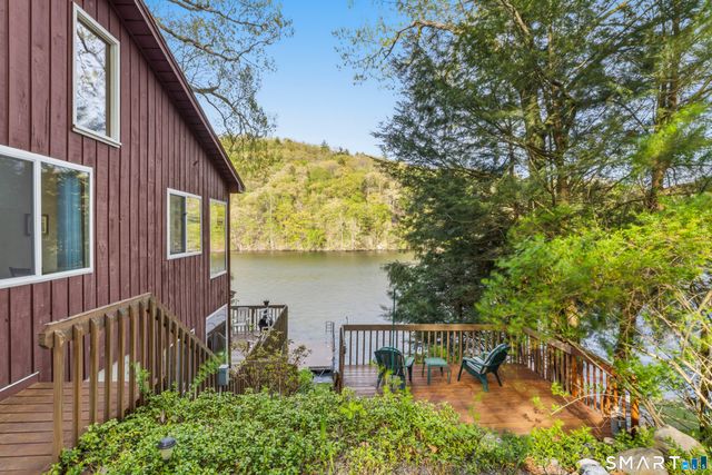 79 Algonquin Trail, Newtown, CT 06482