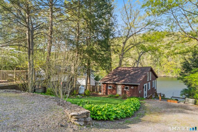 79 Algonquin Trail, Newtown, CT 06482