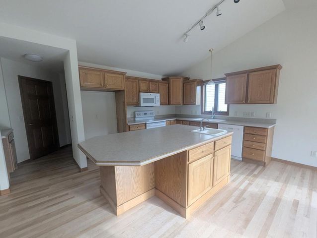 5614 N Vista Lane, Janesville, WI 53548