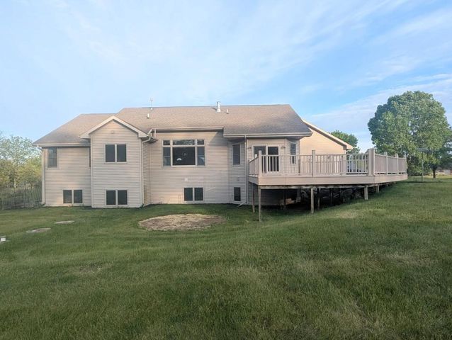 5614 N Vista Lane, Janesville, WI 53548