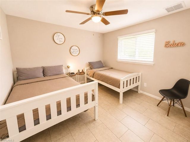 1008 SW 33rd TER, Cape Coral, FL 33914