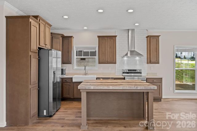 135 Bellamy Road, Asheville, NC 28806