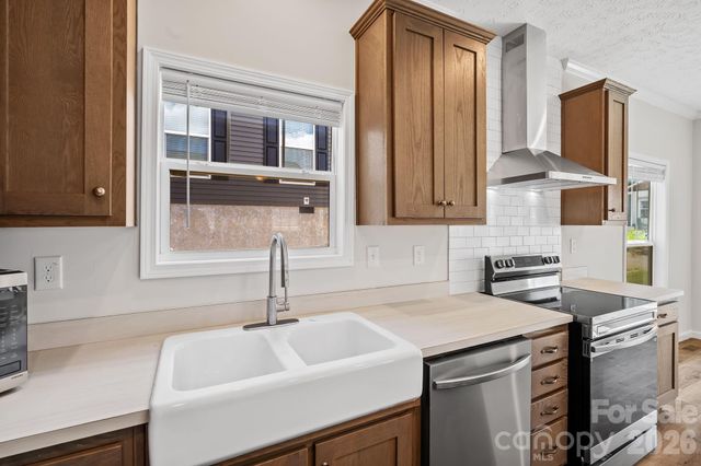 135 Bellamy Road, Asheville, NC 28806