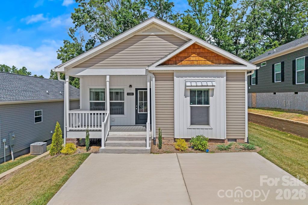 135 Bellamy Road, Asheville, NC 28806