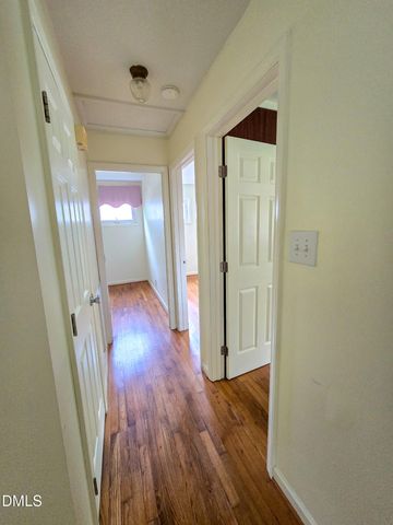 912 Dixie Trail, Raleigh, NC 27607