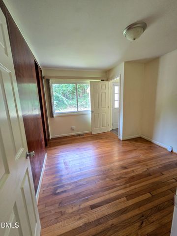 912 Dixie Trail, Raleigh, NC 27607