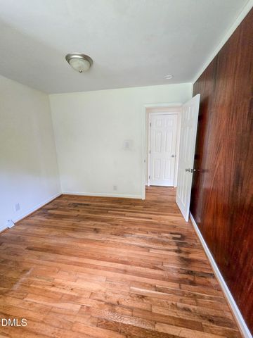 912 Dixie Trail, Raleigh, NC 27607