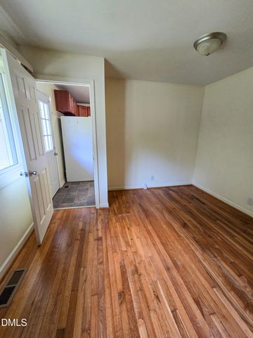 912 Dixie Trail, Raleigh, NC 27607