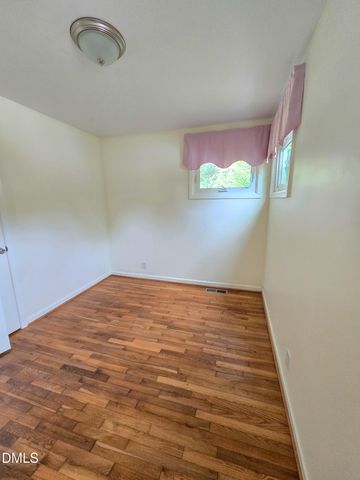 912 Dixie Trail, Raleigh, NC 27607