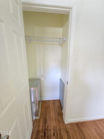 912 Dixie Trail, Raleigh, NC 27607