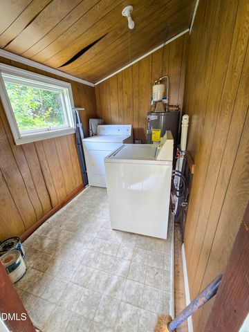 912 Dixie Trail, Raleigh, NC 27607