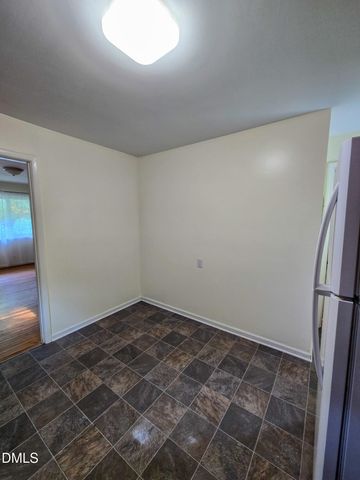 912 Dixie Trail, Raleigh, NC 27607