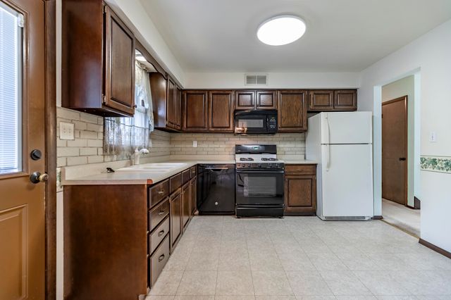 321 N Ernest Street, Griffith, IN 46319