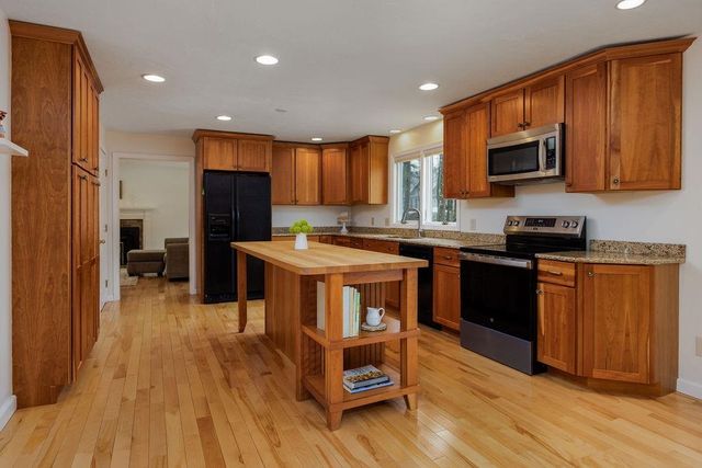 66 Oak Ridge Road, Lebanon, NH 03784